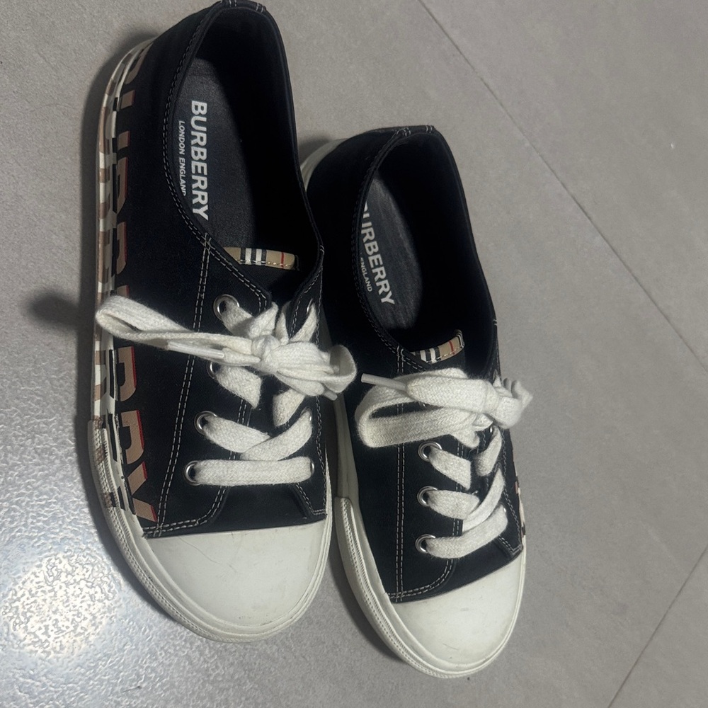 Burberry Kids Black and White Sneakers